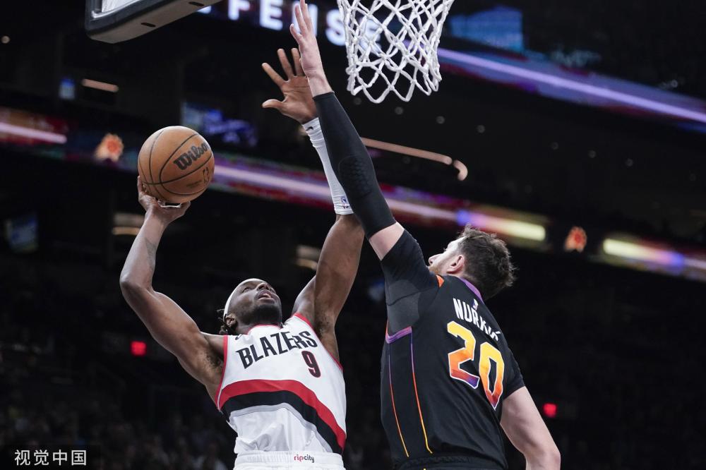 众多青少年 众多青少年